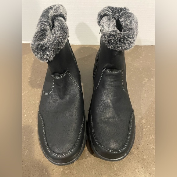 Black Faux Fur Lined Boots by Khombu - Picture 8 of 8